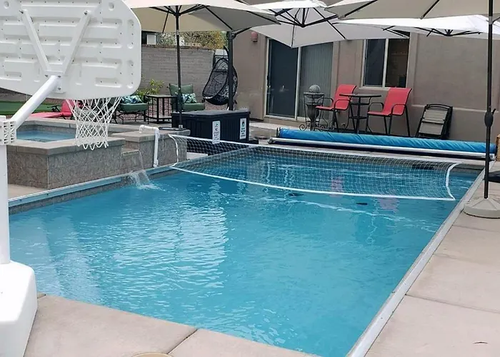 Family Fun Vacation, Heated Pool, Gameroom, Sauna Holiday home