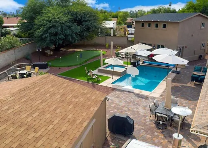 Holiday home Family Fun Vacation, Heated Pool, Gameroom, Sauna *