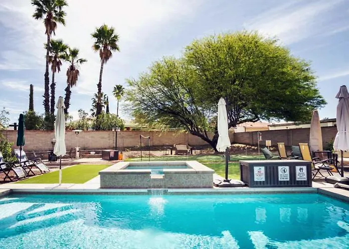 Family Fun Vacation, Heated Pool, Gameroom, Sauna Holiday home