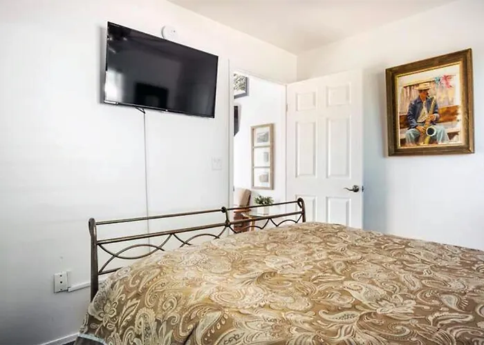 Family Fun Vacation, Heated Pool, Gameroom, Sauna Holiday home Tucson