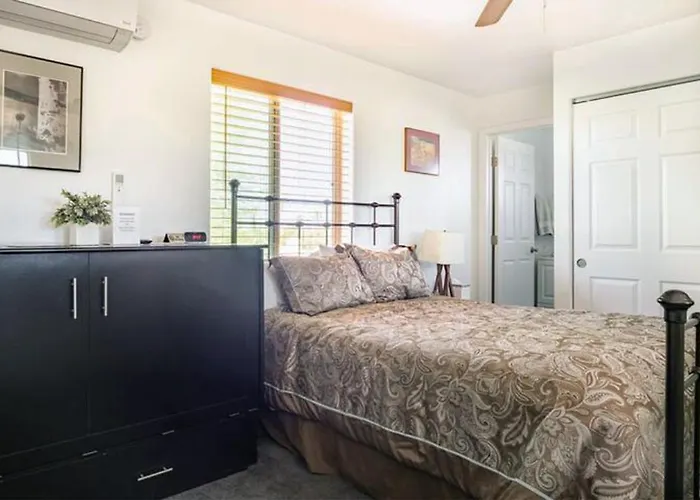 Family Fun Vacation, Heated Pool, Gameroom, Sauna Holiday home