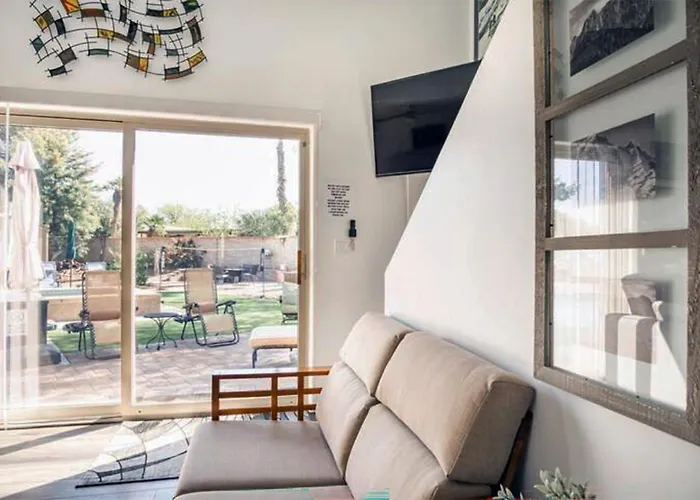 Family Fun Vacation, Heated Pool, Gameroom, Sauna Holiday home