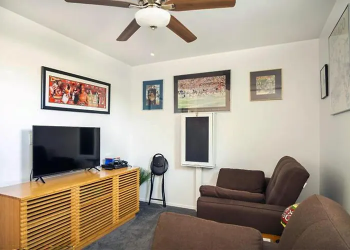 Family Fun Vacation, Heated Pool, Gameroom, Sauna Holiday home *