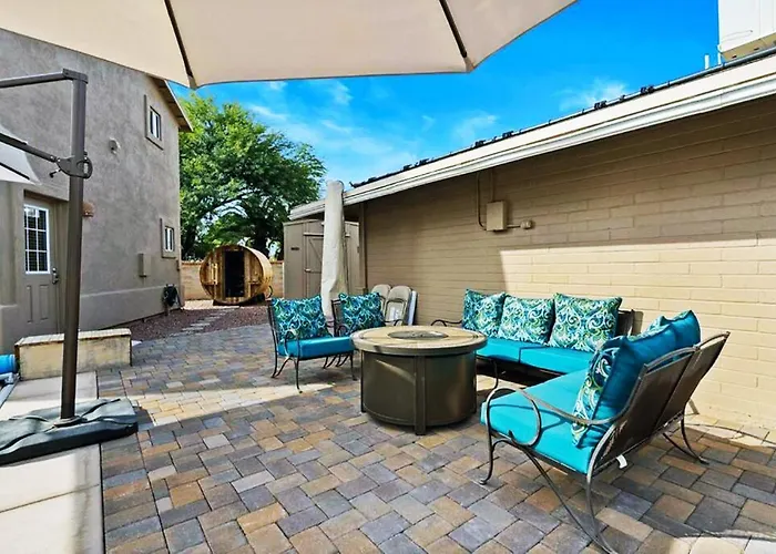 Family Fun Vacation, Heated Pool, Gameroom, Sauna Holiday home